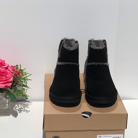 UGG Classic Mini Spill Seam - Picture 4 of 8